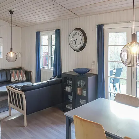 3 Bedroom Cozy In *