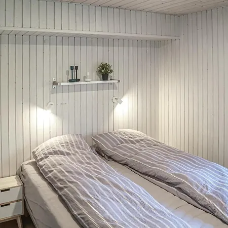 Дом отдыха 3 Bedroom Cozy In *